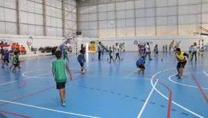 Pedro Ishi acompanha início das disputas de futsal nos Jogos Escolares