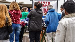 Fundo Social de Solidariedade de Ferraz realiza Bazar Solidário na Vila Piauí