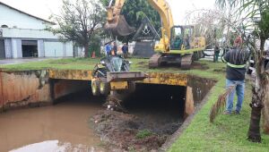 Rio Una é limpo em trecho entre a Padre Eustáquio e o Leon Feffer