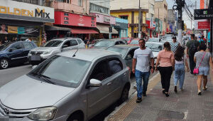 Comércio vai abrir 4 mil vagas temporárias no final de ano na região