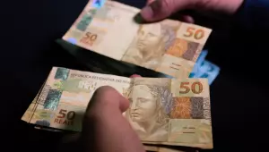 Brasileiros sacaram R$ 455,68 milhões esquecidos em bancos em setembro
