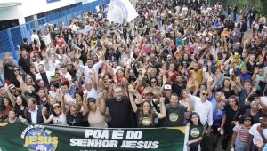 Poá vive dia histórico de fé e união na Marcha para Jesus 2025