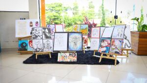Projeto 'Desenhando a Vida' transforma o Paço Municipal de Ferraz em galeria de arte estudantil