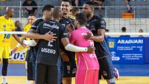 Mogi Vôlei estreia com vitória sobre o Araguari em noite de gala Bermudez