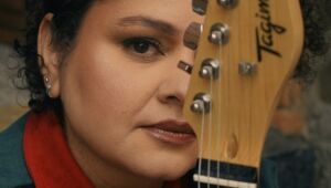 Zanah inicia circulação do show Cinzas em Suzano