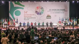 Lula propõe reunião dos Poderes para tratar de feminicídio