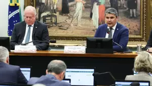 Pedido de vista adia votação de parecer sobre mandato de Zambelli