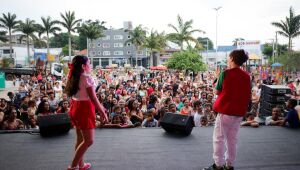 Natal Iluminado 2025 reuniu centenas de pessoas em Ferraz