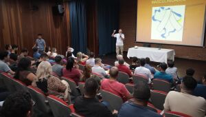 Servidores homens lotam evento pelo fim da violência contra a mulher