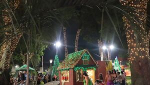 Chegada do Papai Noel na Praça João Pessoa marca início oficial da decoração de Natal
