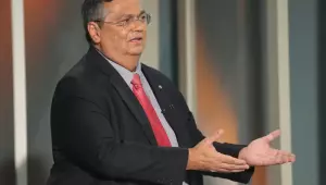 Dino manda PF investigar novas irregularidades em emendas Pix