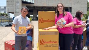 Artur Takayama intermedeia doação de panetones para Gincana dos Servidores Solidários
