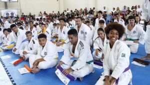 Judocas de Poá avançam na graduação de faixas