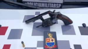 Homem é preso suspeito de ameaçar mulher com arma de fogo em Mogi