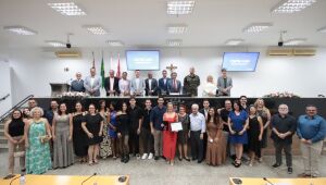 Cintia Lira recebe Medalha Suzano Brandão da Câmara de Suzano