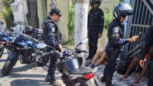 GCM de Po&aacute; refor&ccedil;a seguran&ccedil;a no fim de ano, frustra roubo e recupera moto