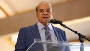 Oposição no DF pede impeachment de Ibaneis após citação por Vorcaro