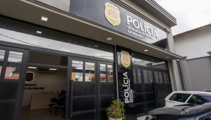 Mulher é hospitalizada após tentativa de feminicídio em Mogi