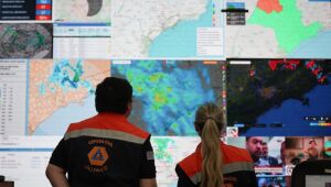 Defesa Civil alerta para aproxima&ccedil;&atilde;o de frente fria e chuva isolada no estado de SP no fim de semana