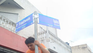 Transporte bate recorde com 297 instalações de placas toponímicas em dezembro