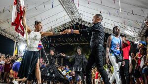 Unidos de Bamba Quer&ecirc; ser&aacute; a segunda escola de samba a desfilar no carnaval de Ferraz