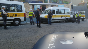 Autua&ccedil;&otilde;es ao transporte escolar disparam e chegam a 136 em 2025 