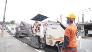 Suzano inicia trabalho de fresagem em ruas da Vila Fátima