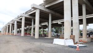 Prefeito vistoria obras da avenida Senador Roberto Simonsen e do Rodoanel durante o fim de semana