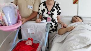 Maria Flor é o primeiro bebê de 2026 nascido na Santa Casa de Mogi
