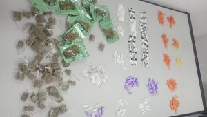 GCM de Suzano localiza 231 por&ccedil;&otilde;es de entorpecentes no Miguel Badra