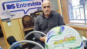 Bola oficial do fute-tênis é lançada; inventor pede quadra no Max Feffer
