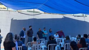 Secretaria de Favelas orienta moradores sobre regulariza&ccedil;&atilde;o fundi&aacute;ria no Jardim S&atilde;o Paulo, em Ferraz