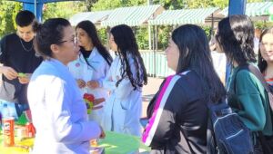 Coordenadora de Fisioterapia do Unipiaget destaca cuidados com o peso das mochilas na volta &agrave;s aulas