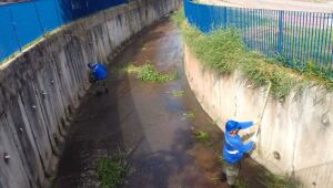 Aruj&aacute; intensifica a&ccedil;&otilde;es de zeladoria para prevenir alagamentos durante per&iacute;odo de chuvas