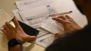 Salário mínimo de R$ 1.621 começa a ser pago nesta segunda