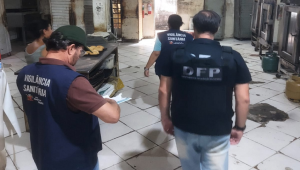 Fiscalização da Prefeitura fecha e multa fábrica de pães por irregularidades