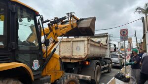 Prefeitura de Suzano abre frentes para restabelecer servi&ccedil;o de coleta de lixo