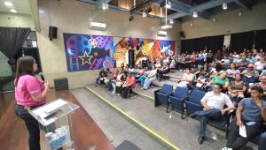 Fundo Social e Assist&ecirc;ncia re&uacute;nem associa&ccedil;&otilde;es no Cineteatro e refor&ccedil;am parcerias em Suzano