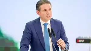 Fim da Escala 6x1 pode ser votado em maio, diz presidente da C&acirc;mara