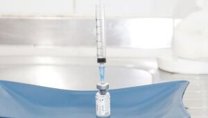 Sa&uacute;de refor&ccedil;a import&acirc;ncia da vacina contra febre amarela &agrave;s v&eacute;speras do Carnaval