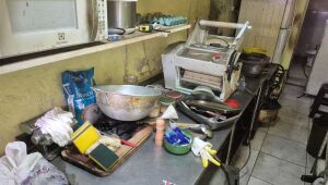 Vigil&acirc;ncia flagra acesso ilegal a com&eacute;rcio interditado e conduz respons&aacute;vel &agrave; delegacia