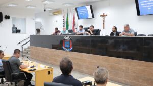 Prefeitura apresenta ações para melhorias do sistema de drenagem em audiência na Câmara