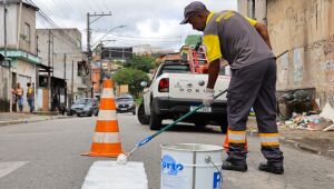 Ferraz&nbsp;revitaliza sinaliza&ccedil;&atilde;o em frente ao CEI Vov&oacute; Edna para refor&ccedil;ar seguran&ccedil;a no volta &agrave;s aulas