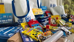 Po&aacute; entrega material escolar e did&aacute;tico para alunos da Rede Municipal