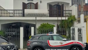 Homem é preso após desferir socos em sua companheira, em Suzano