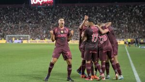 Flamengo joga mal e inicia Recopa Sul-Americana com derrota