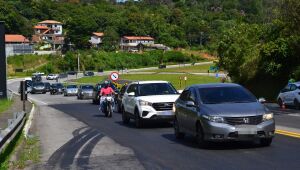 Mogi-Bertioga é liberada após interdição pelo alto volume de chuvas