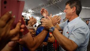 Tarc&iacute;sio confirma em Itaqu&aacute; que se re&uacute;ne com Fl&aacute;vio Bolsonaro na sexta