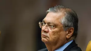 Dino suspende decis&atilde;o da CPMI do INSS que quebrou sigilos de Lulinha