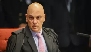 Moraes expede mandado de soltura que autoriza domiciliar a Bolsonaro